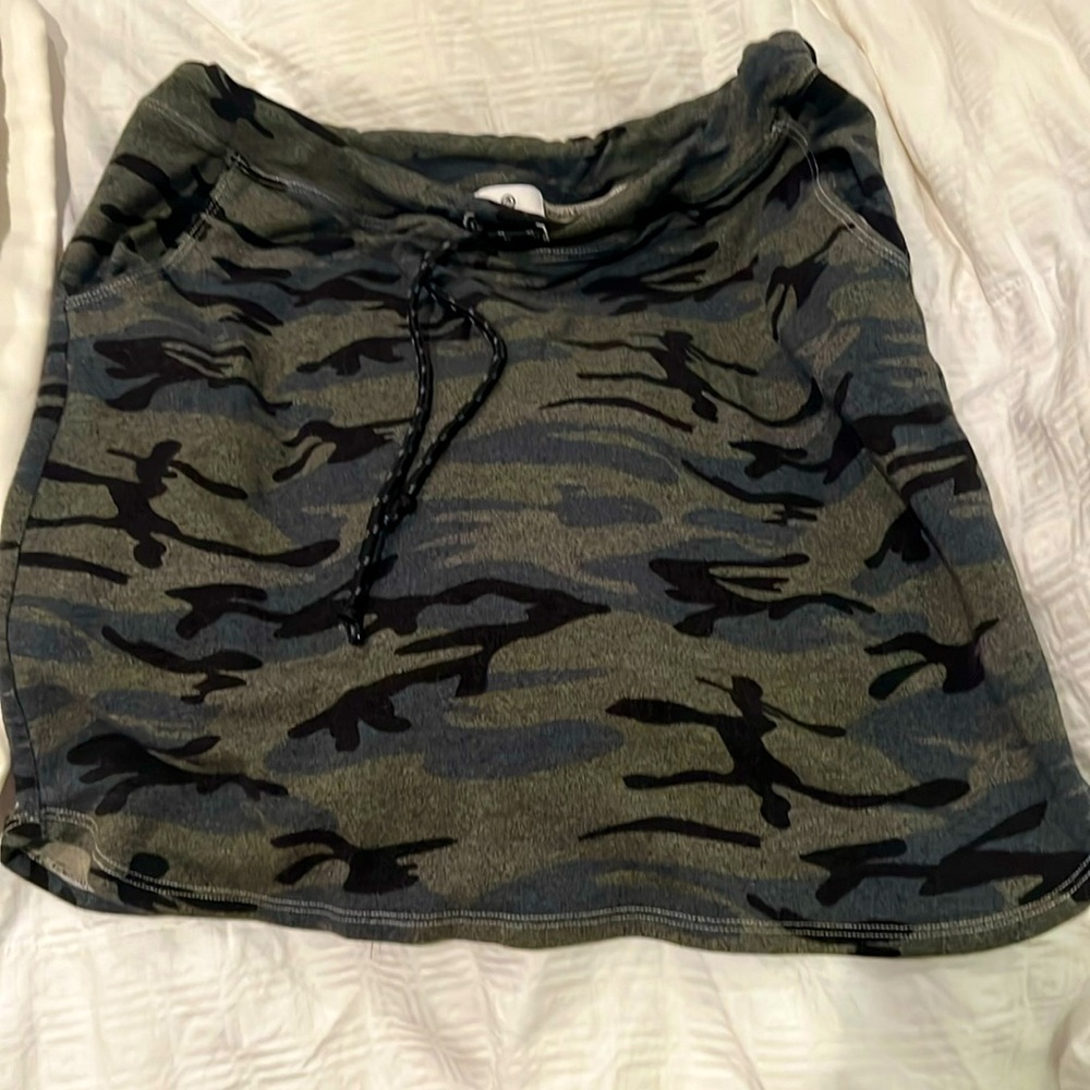 Sundry skirt size 2 (medium)